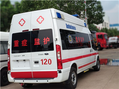 新世代超人高頂監護型救護車