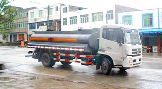 東風(fēng)天錦化工液體運(yùn)輸車