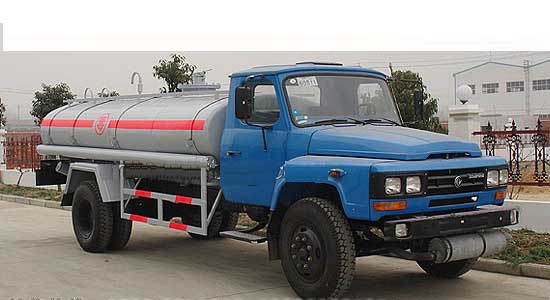 東風(fēng)尖頭化工液體運(yùn)輸車
